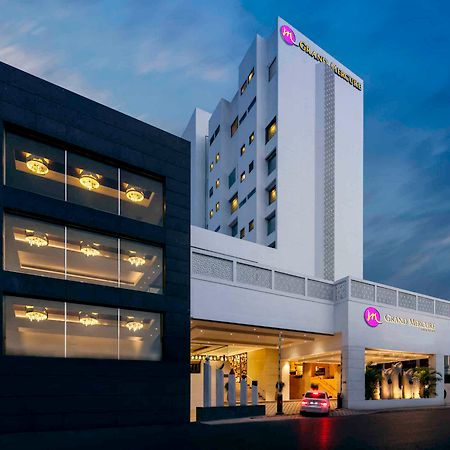Grand Mercure Vadodara Surya Palace Bagian luar foto