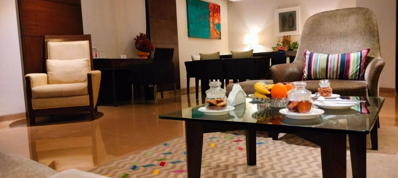 Grand Mercure Vadodara Surya Palace Bagian luar foto