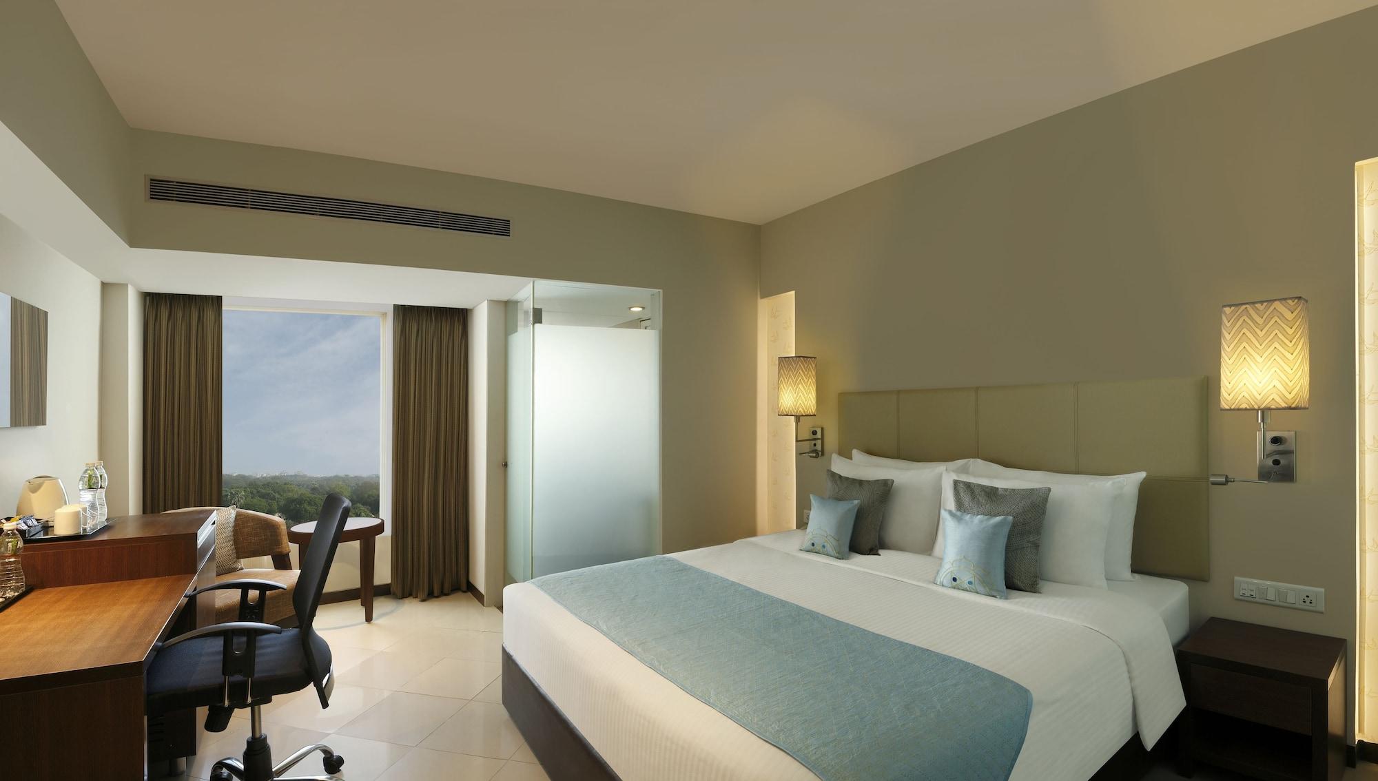 Grand Mercure Vadodara Surya Palace Bagian luar foto