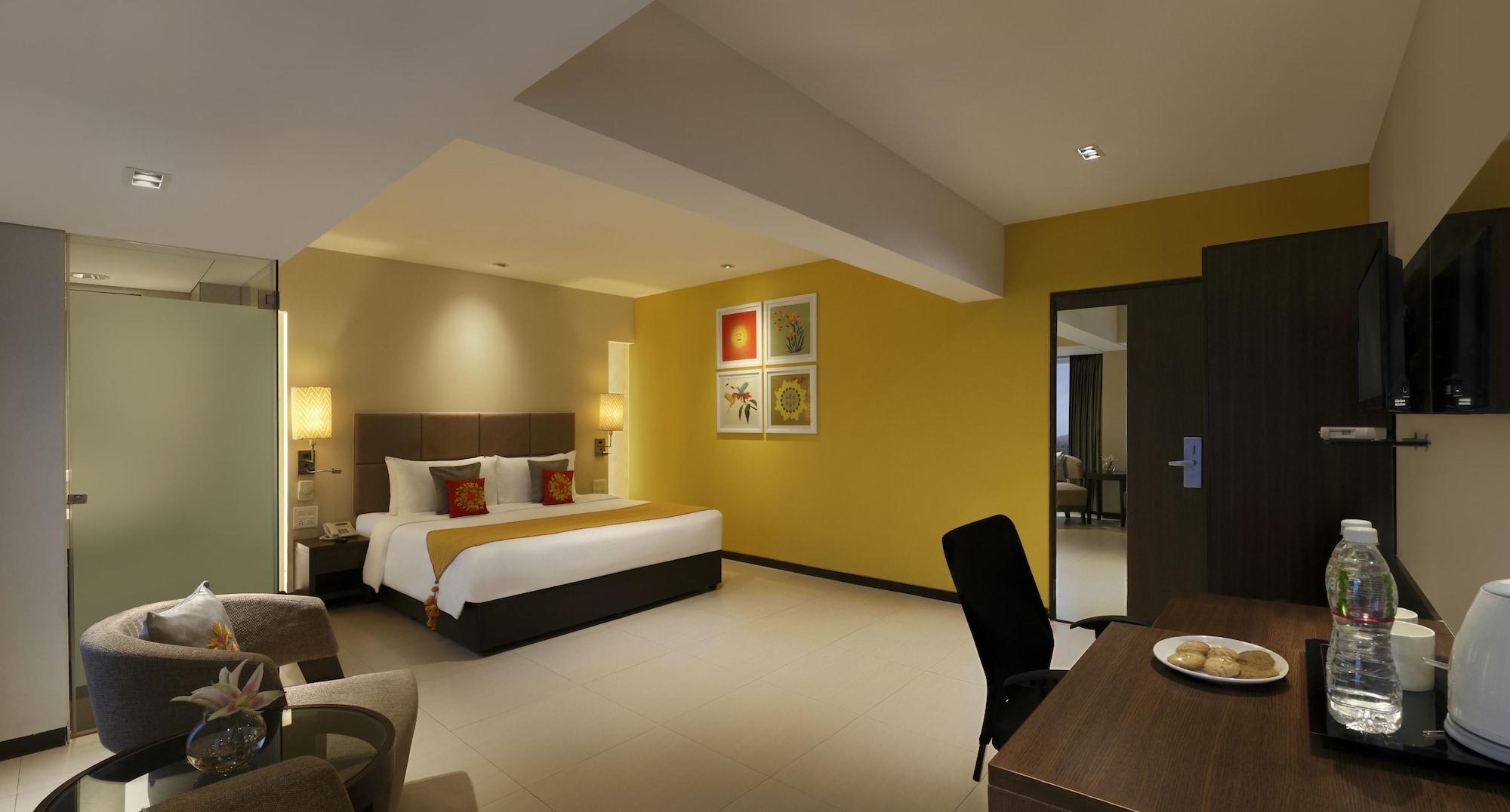 Grand Mercure Vadodara Surya Palace Bagian luar foto