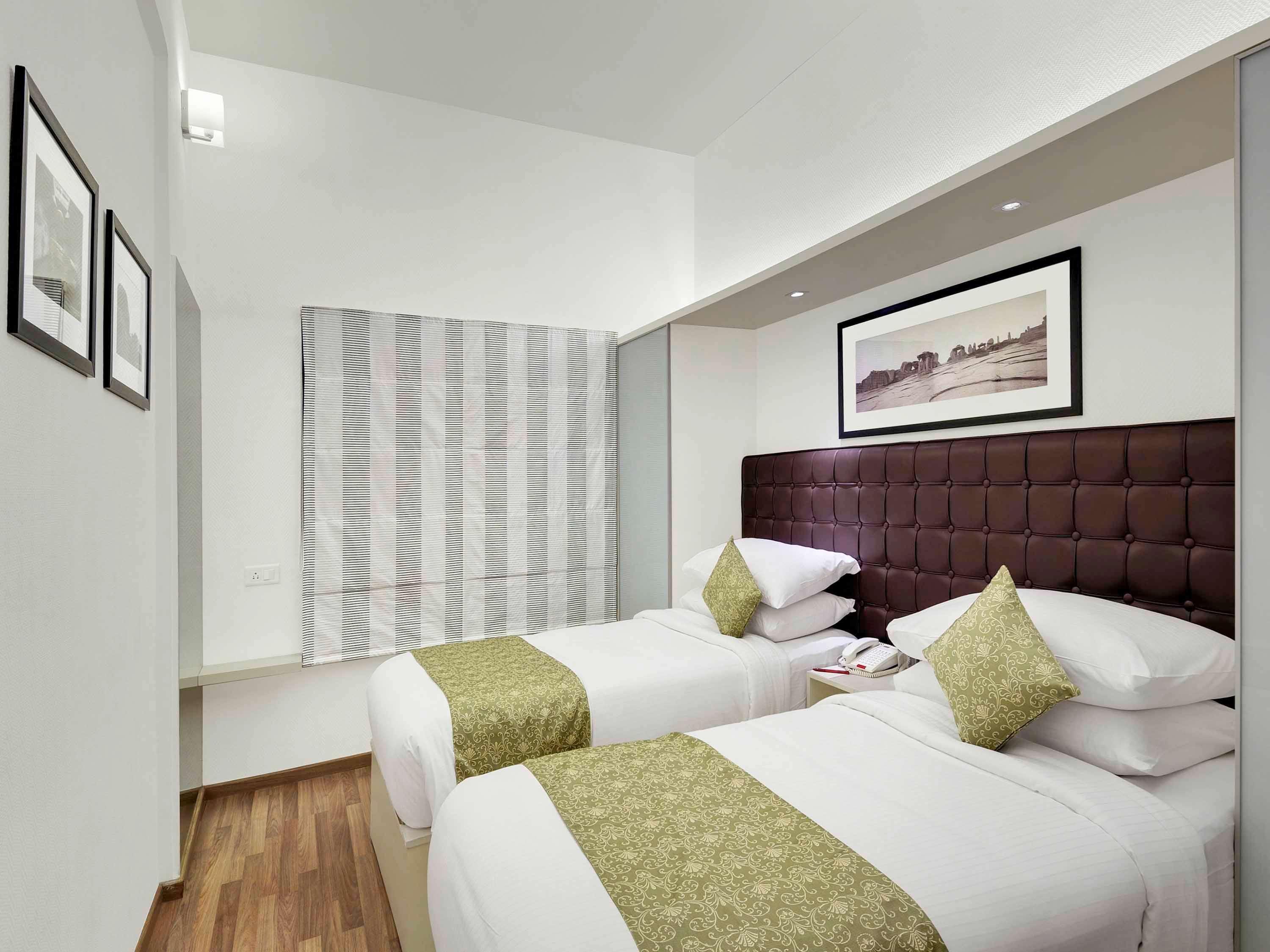Grand Mercure Vadodara Surya Palace Bagian luar foto