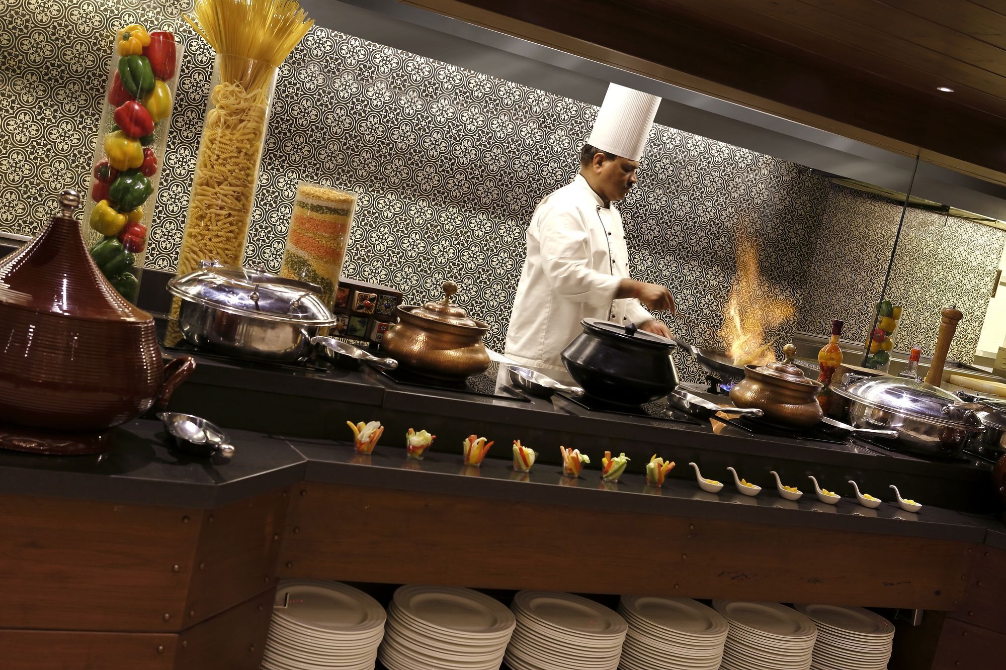 Grand Mercure Vadodara Surya Palace Bagian luar foto