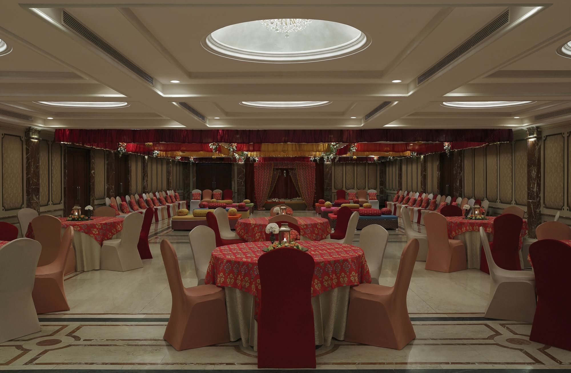 Grand Mercure Vadodara Surya Palace Bagian luar foto