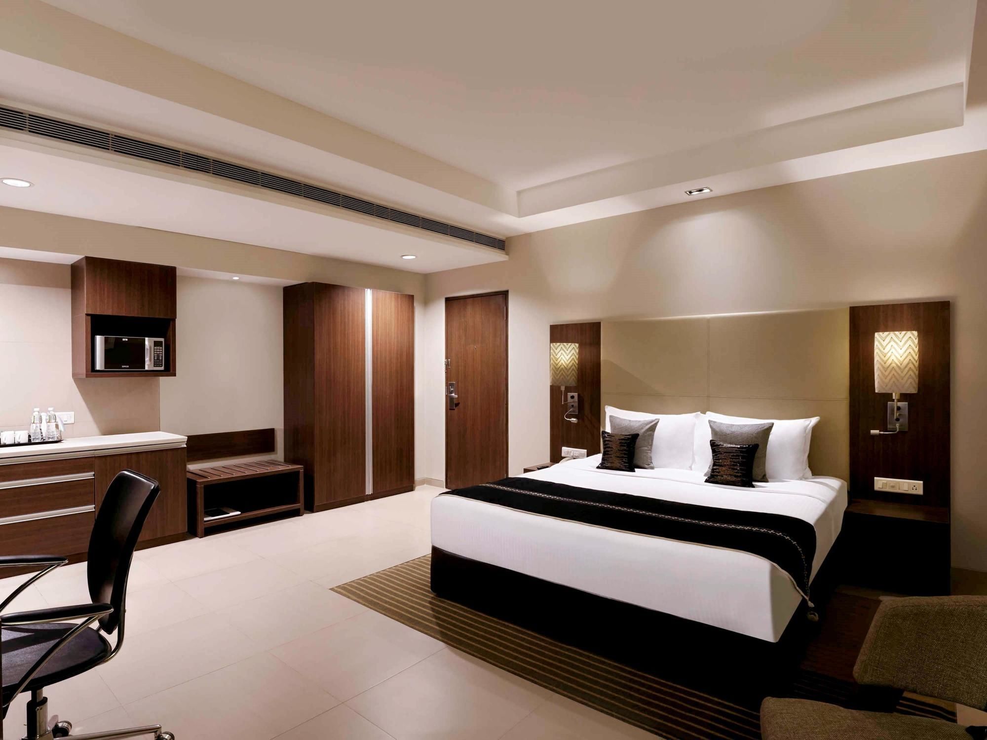Grand Mercure Vadodara Surya Palace Bagian luar foto